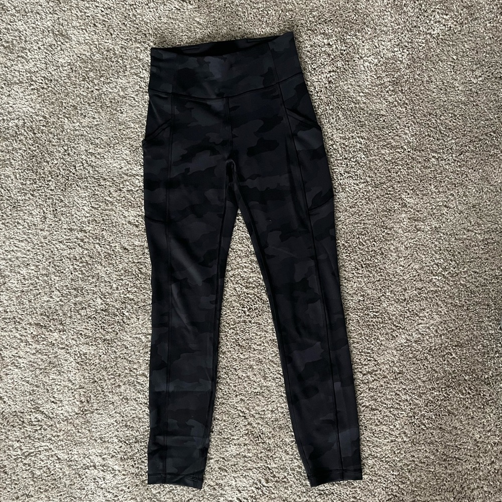 Lululemon Invigorate High Rise Yoga Pants 25” size 4 Camo Deep Coal